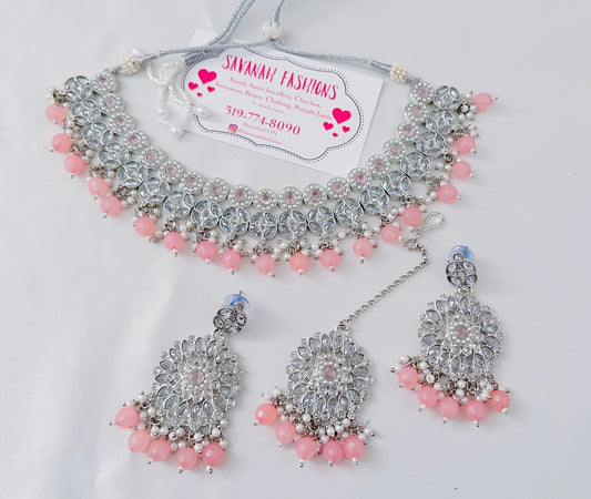 Surmi Necklace Set