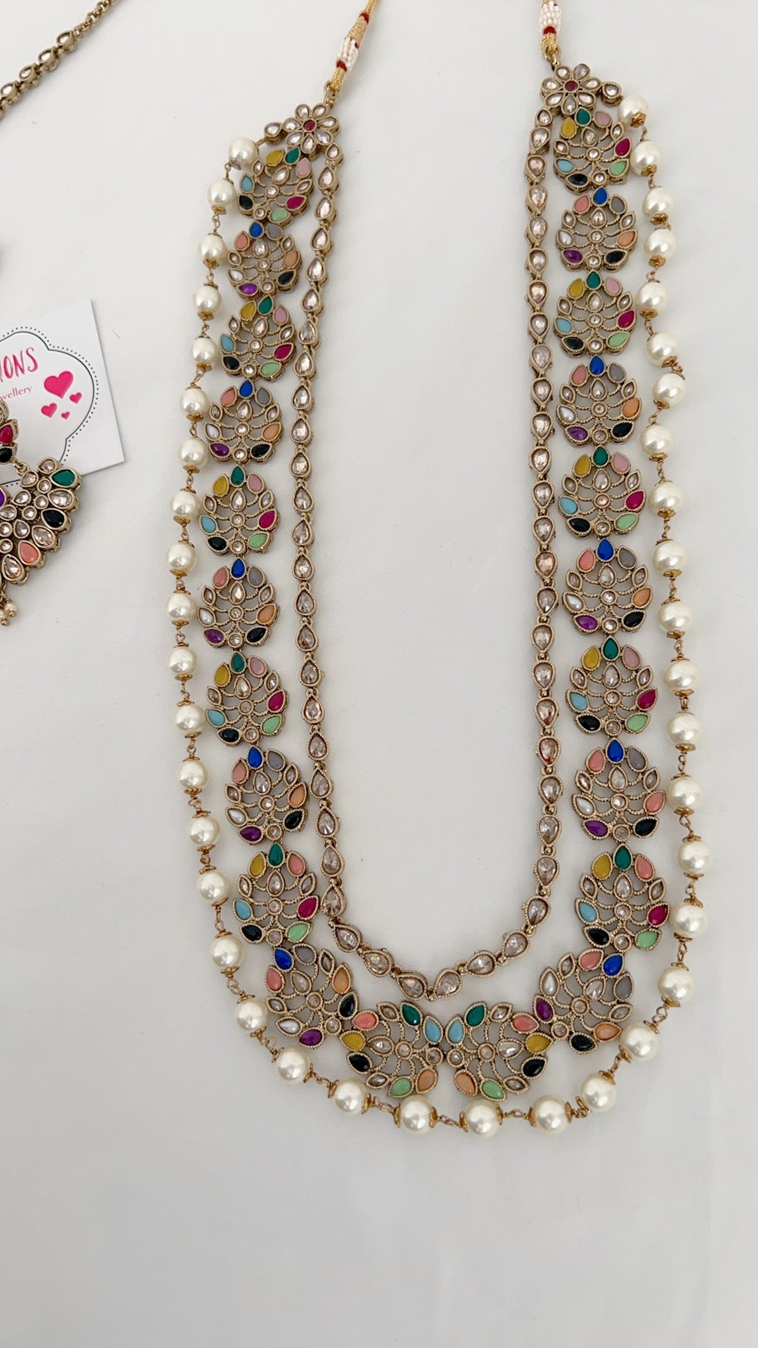Pari Necklace Set