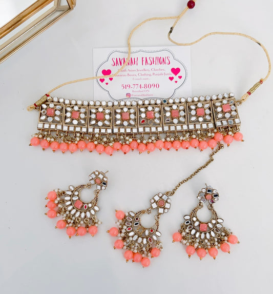 Jeysh Necklace Set