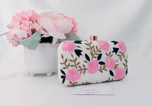 Mannya Clutch