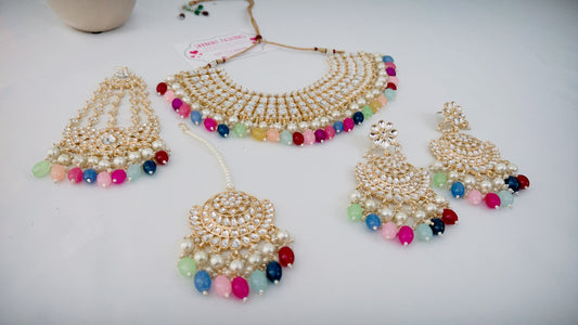 Naia Necklace Set