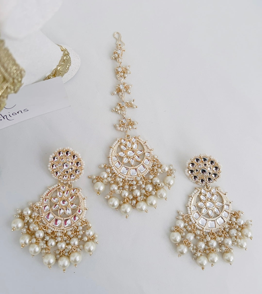Nainika Tikka Set