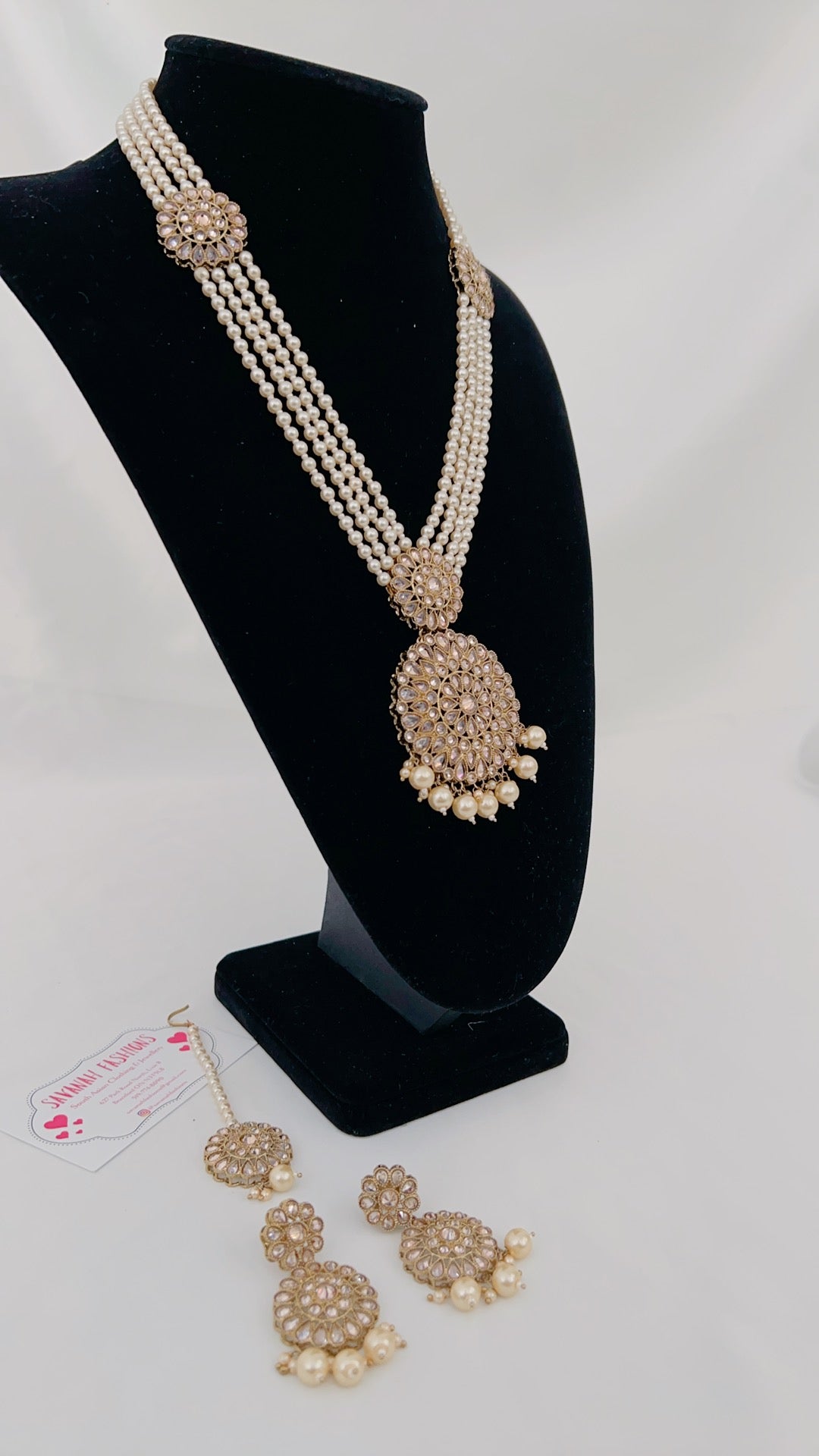 Nanala Necklace Set