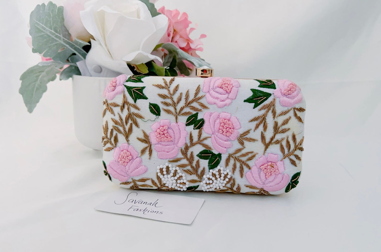 Mansiya Clutch