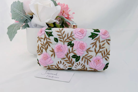 Mansiya Clutch