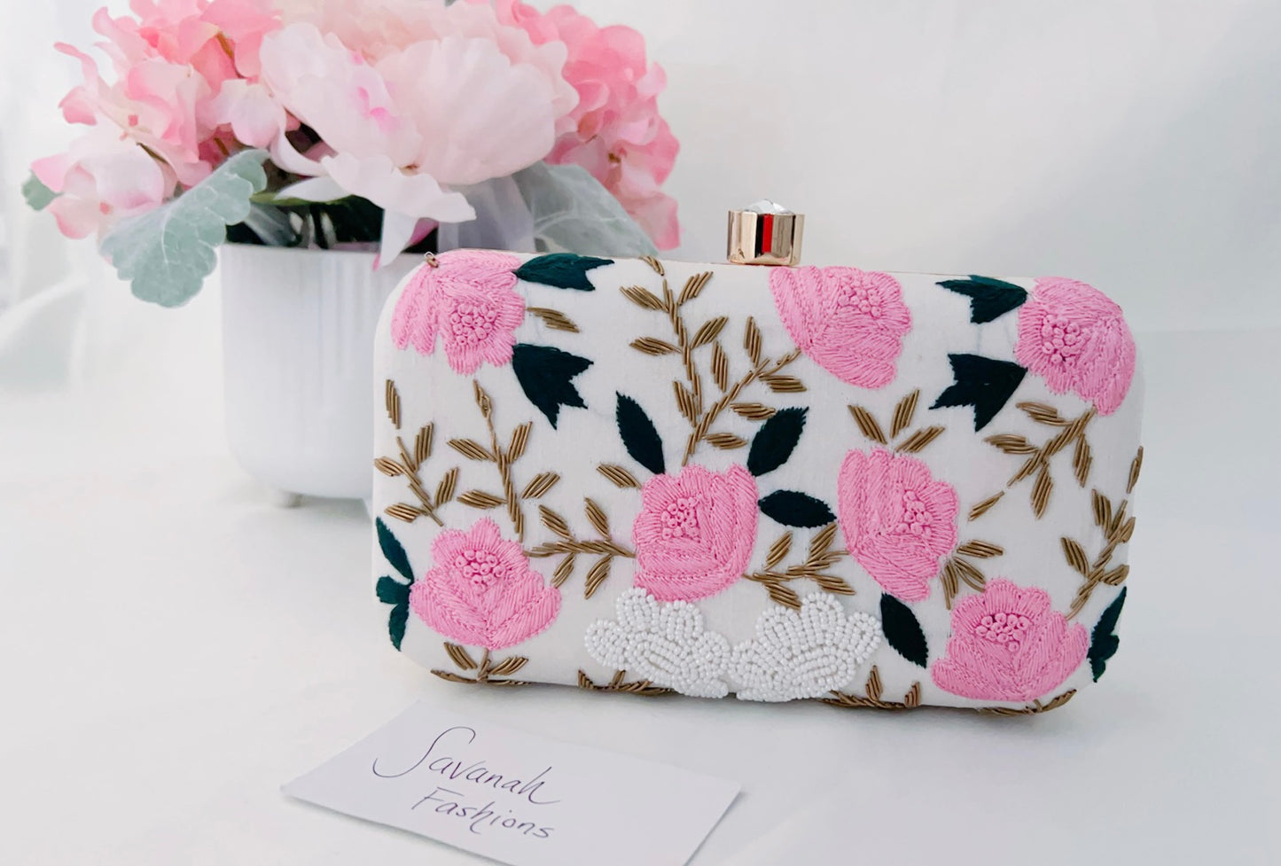 Mannya Clutch