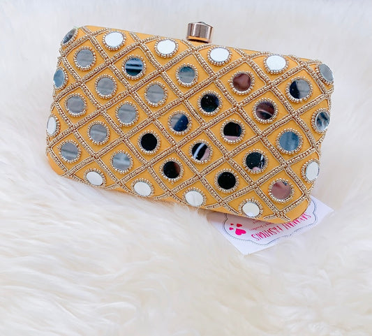 Mastani Clutch