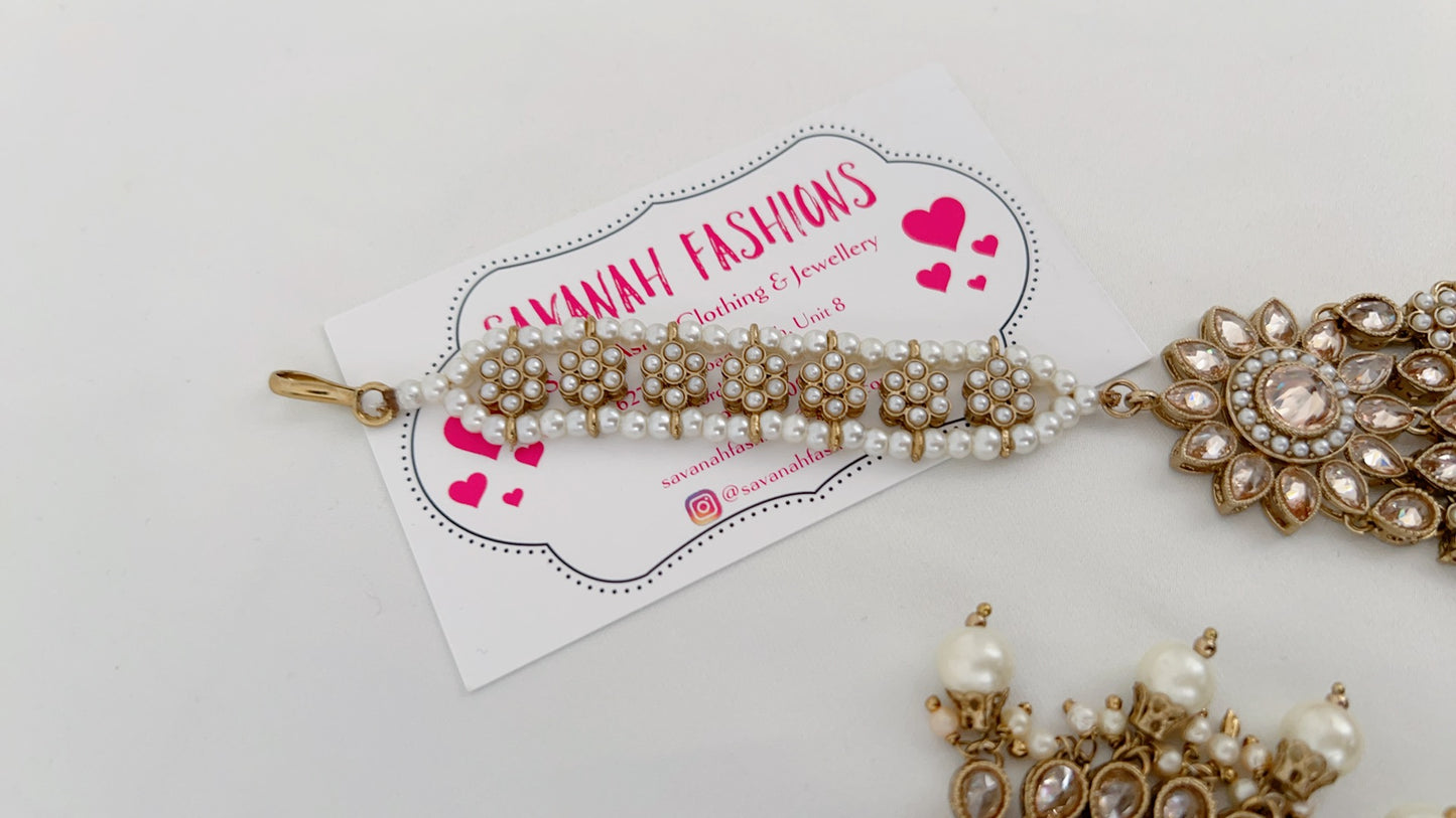 Neoma Necklace Set