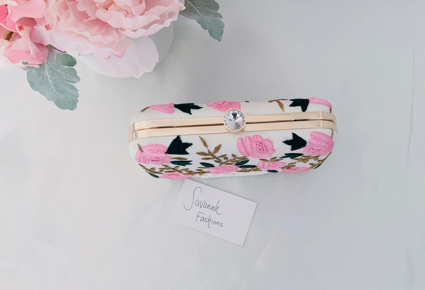 Mannya Clutch