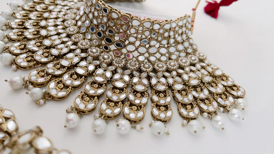Ashi Necklace Set