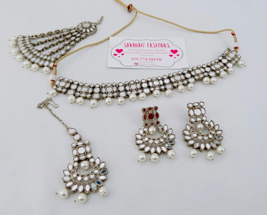 Natheena Necklace Set