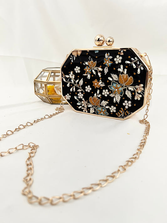 Athara Clutch