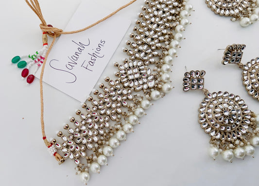 Bani Necklace Set