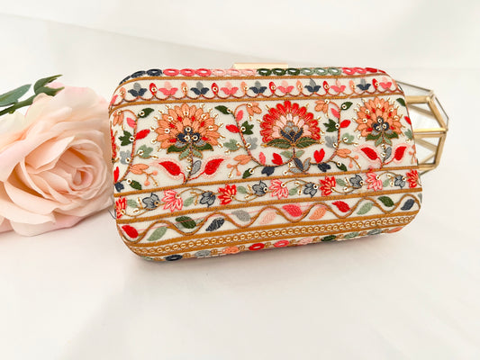 Kashmyra Clutch