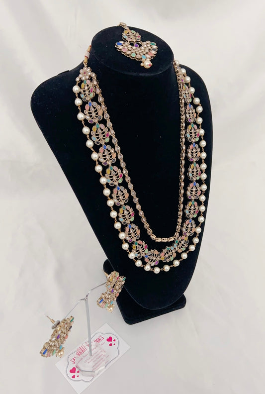 Pari Necklace Set
