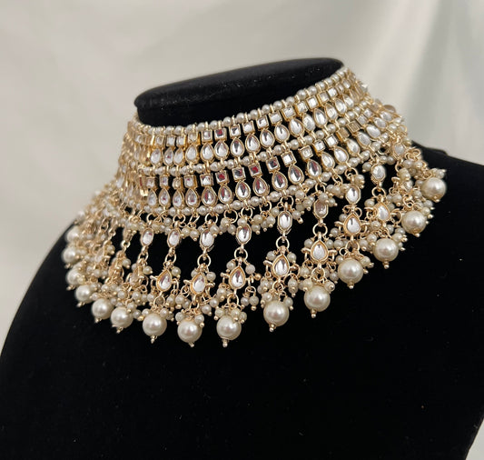 Yukta Necklace Set