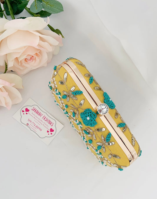 Hena Clutch